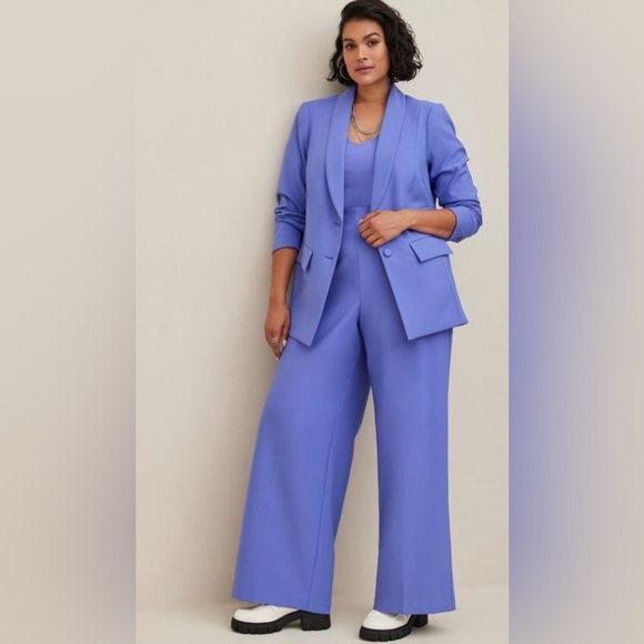 Torrid Pull On Wide Leg Studio Refined Crepe High-Rise Pant - Picture 2 of 12